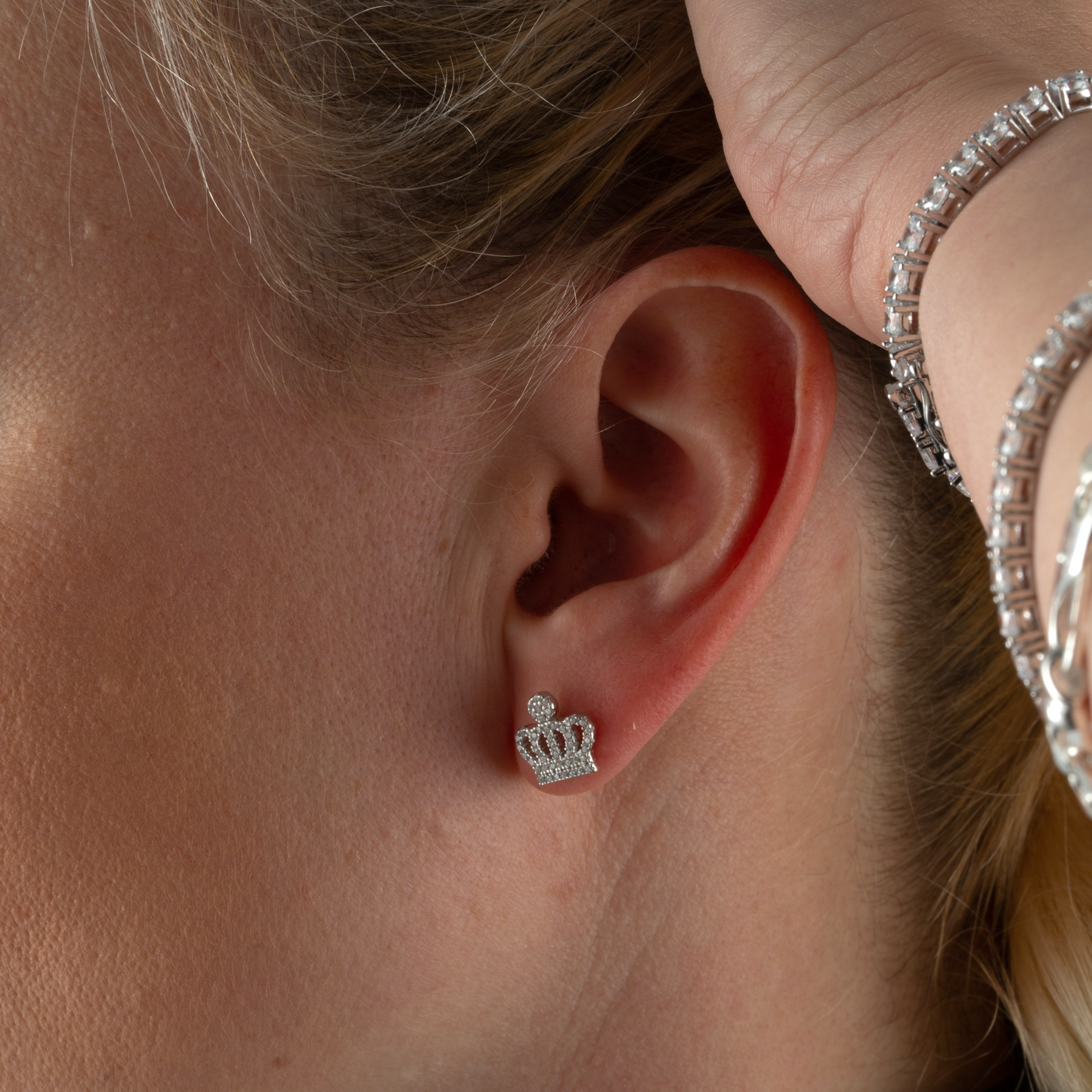 Boucles d'oreilles à tige en argent avec micro pavé de zircons cubiques